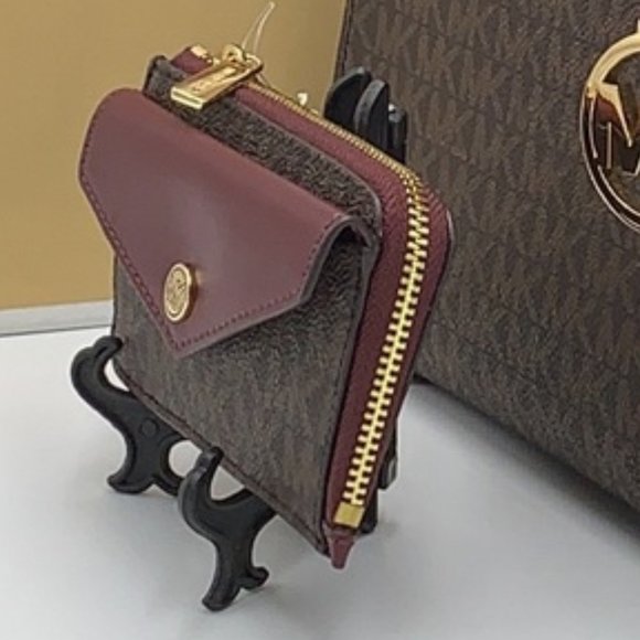 MICHAEL KORS JET SET TRAVEL SM CNR ZIP CARD HOLDER - Picture 6 of 15